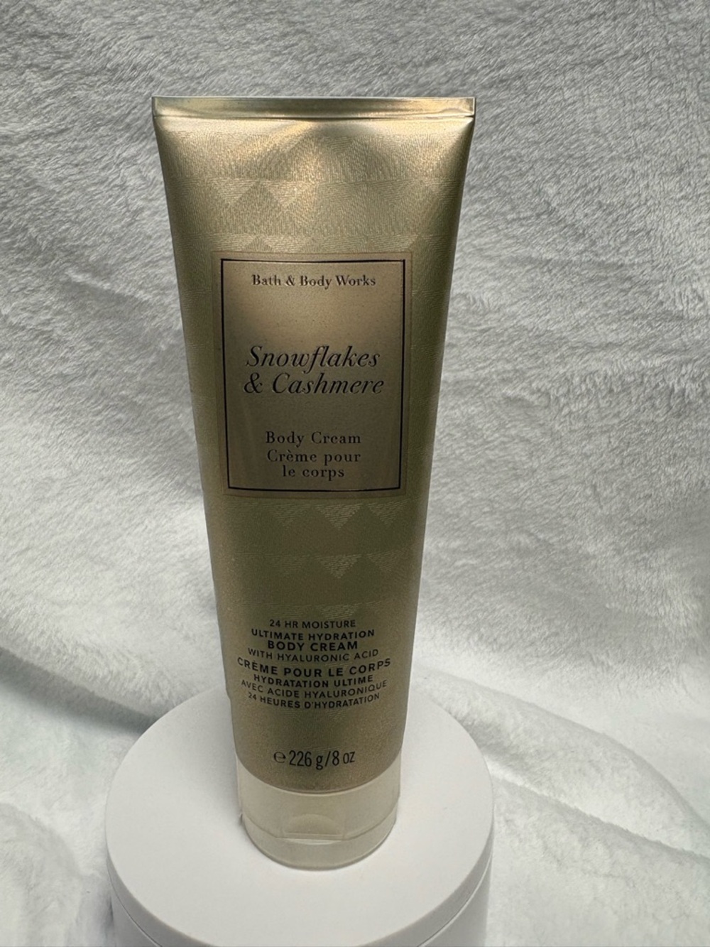 Snowflakes & Cashmere 8 oz Ultimate Hydration Body Cream Bath & Body Works